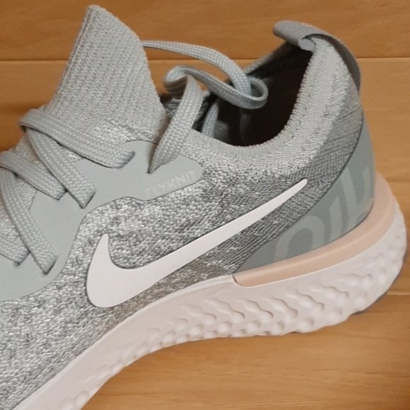 Nike  Womens Epic React Flyknit Light Silver Sail - Picture 5 of 6